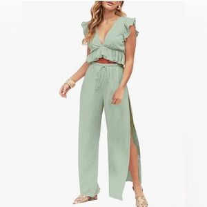 Sage green 2 piece set size small